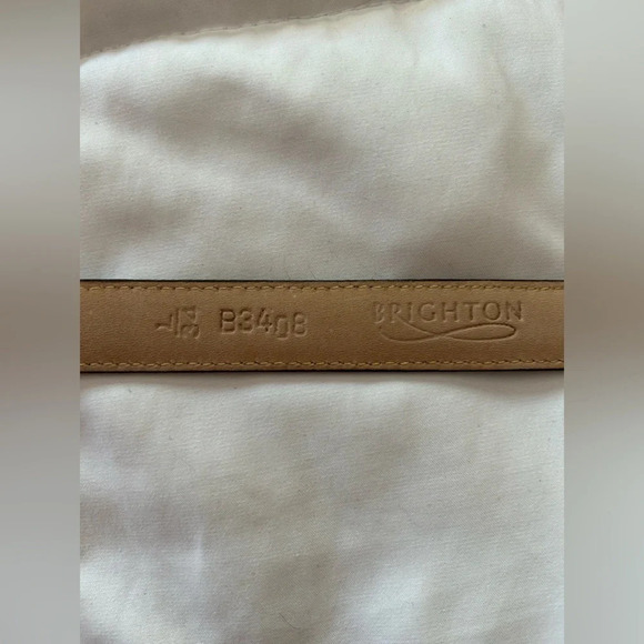 BRIGHTON Brown embossed Leather belt, size 34 SILVER plated buckle 1 inch width - Picture 2 of 6